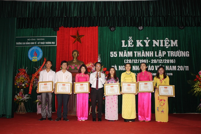 55 thanh lap truong 10