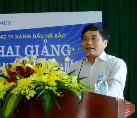 khai giang lop van minh thuong mai 02