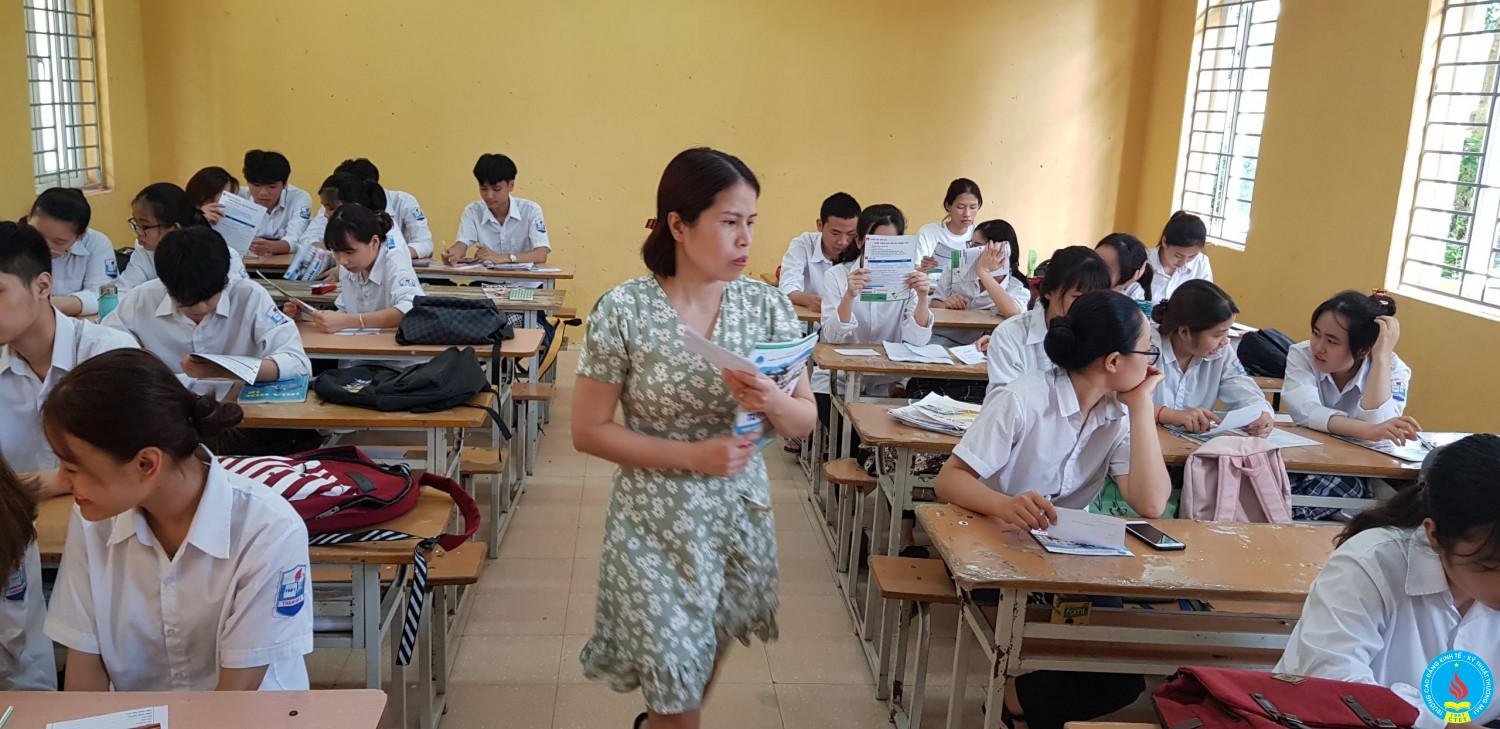 tuyen sinh cao dang thuong mai 2020 Anh 1