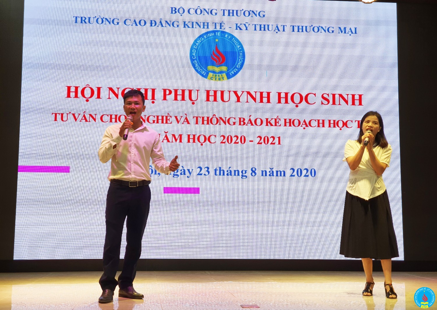 hop phu huynh hs 013