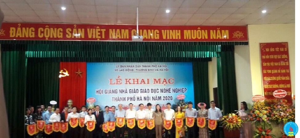 hoi giang nha giao duc nghe 04