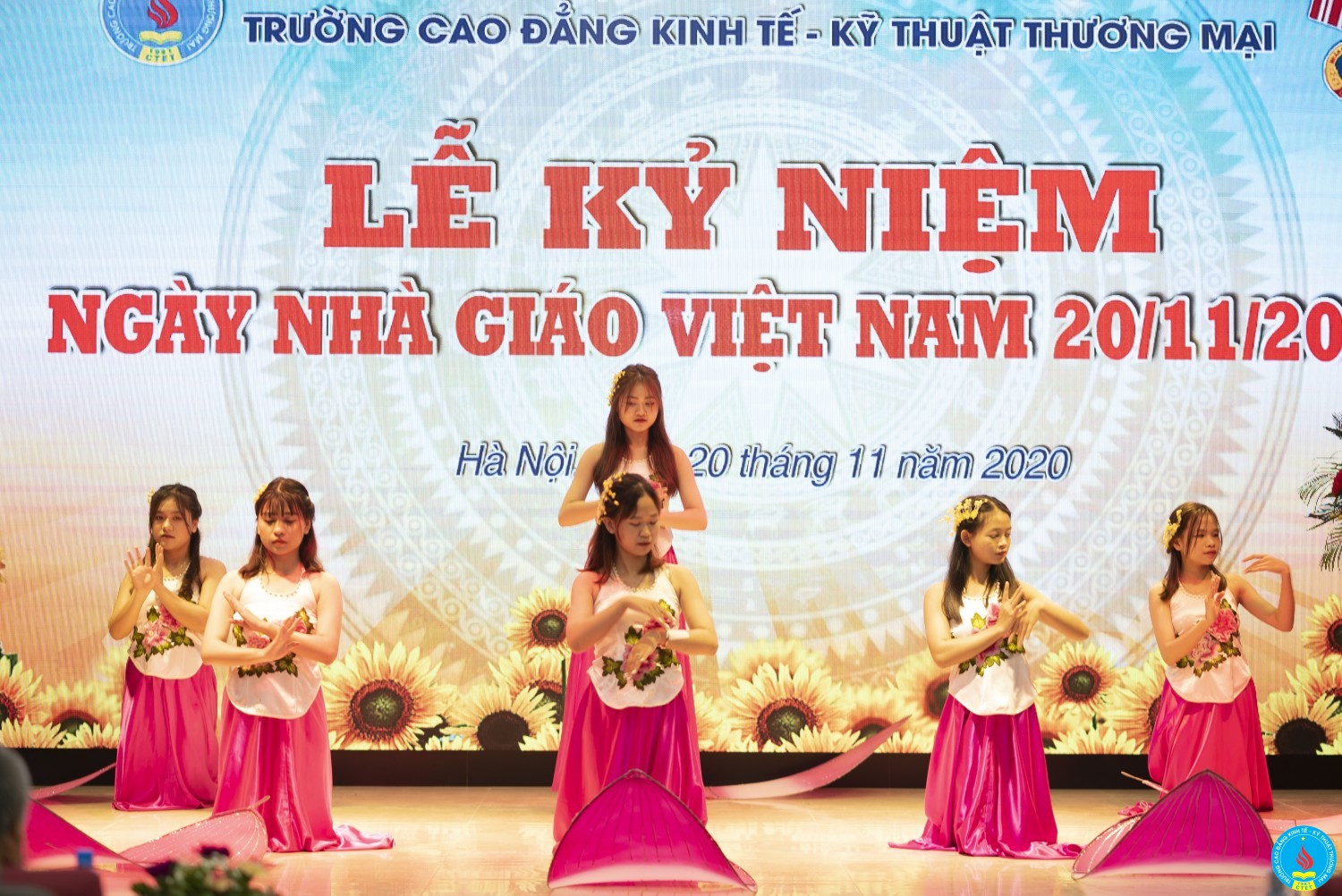 van nghe chao mung 20 11 2020 (3)