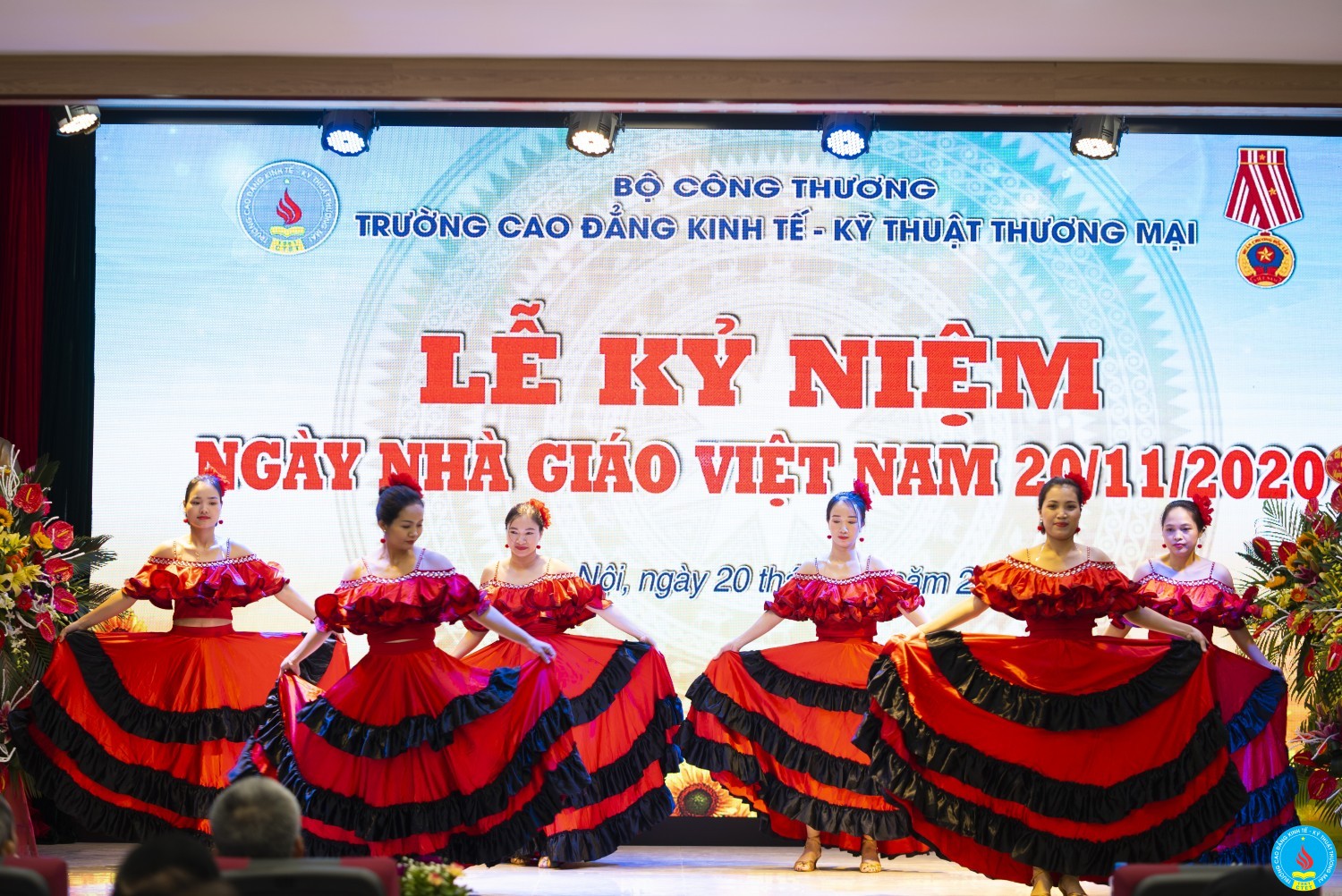 van nghe chao mung 20 11 2020 (5)