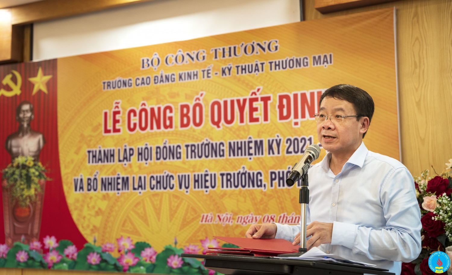 trao quyet dinh bo nhiem 02