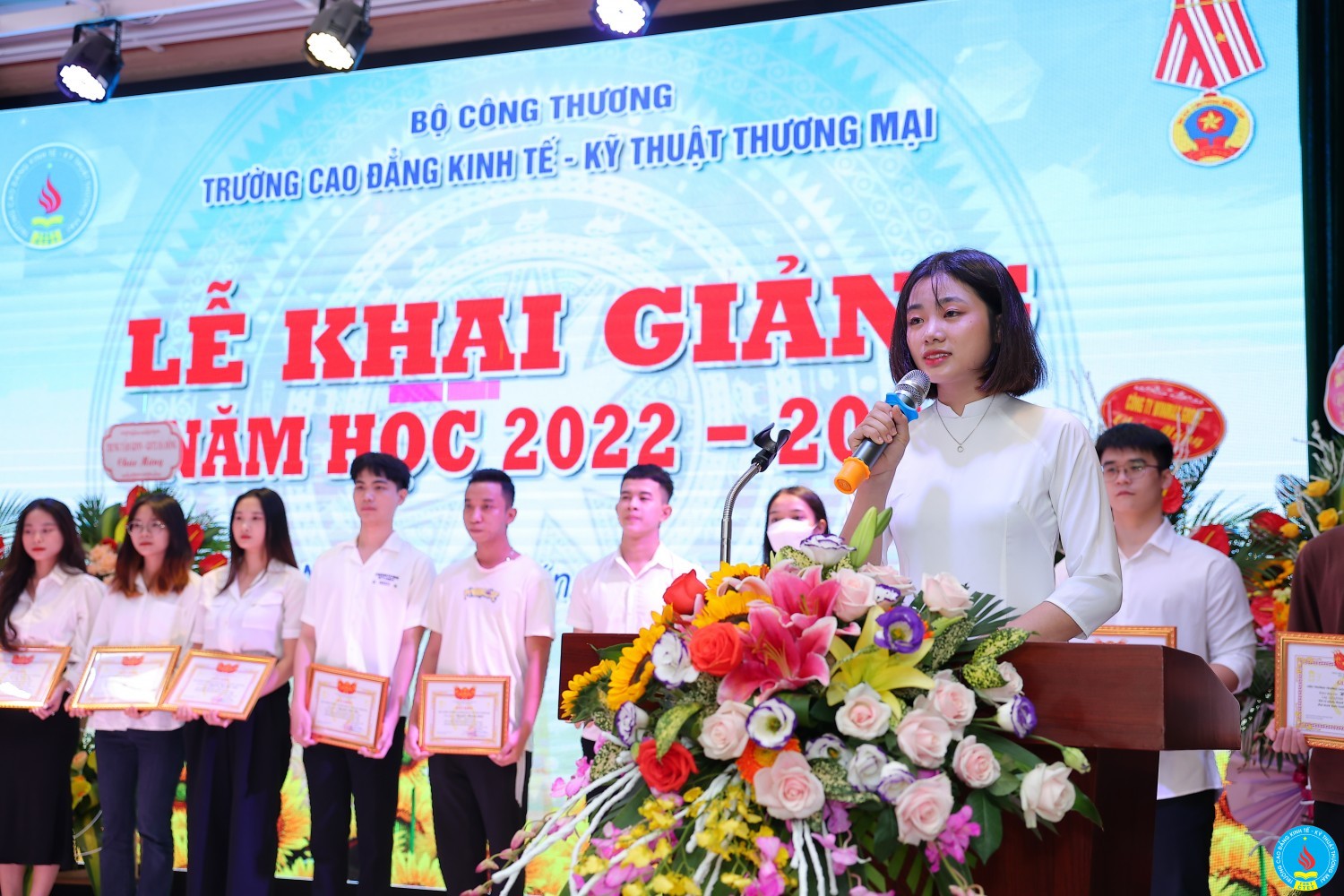 Đại diện sinh viên khai giang 2022 2023 phát biểu